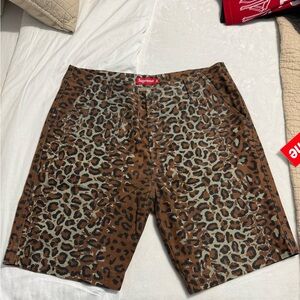 Supreme shorts 34